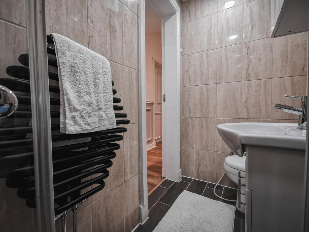 Luxurious 3 Bedroom Apartment: Heart Of Westend グラスゴー エクステリア 写真